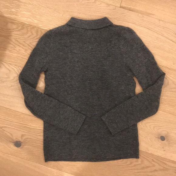 💕Banana Republic grey wool sweater with collar 💕 - Picture 4 of 5